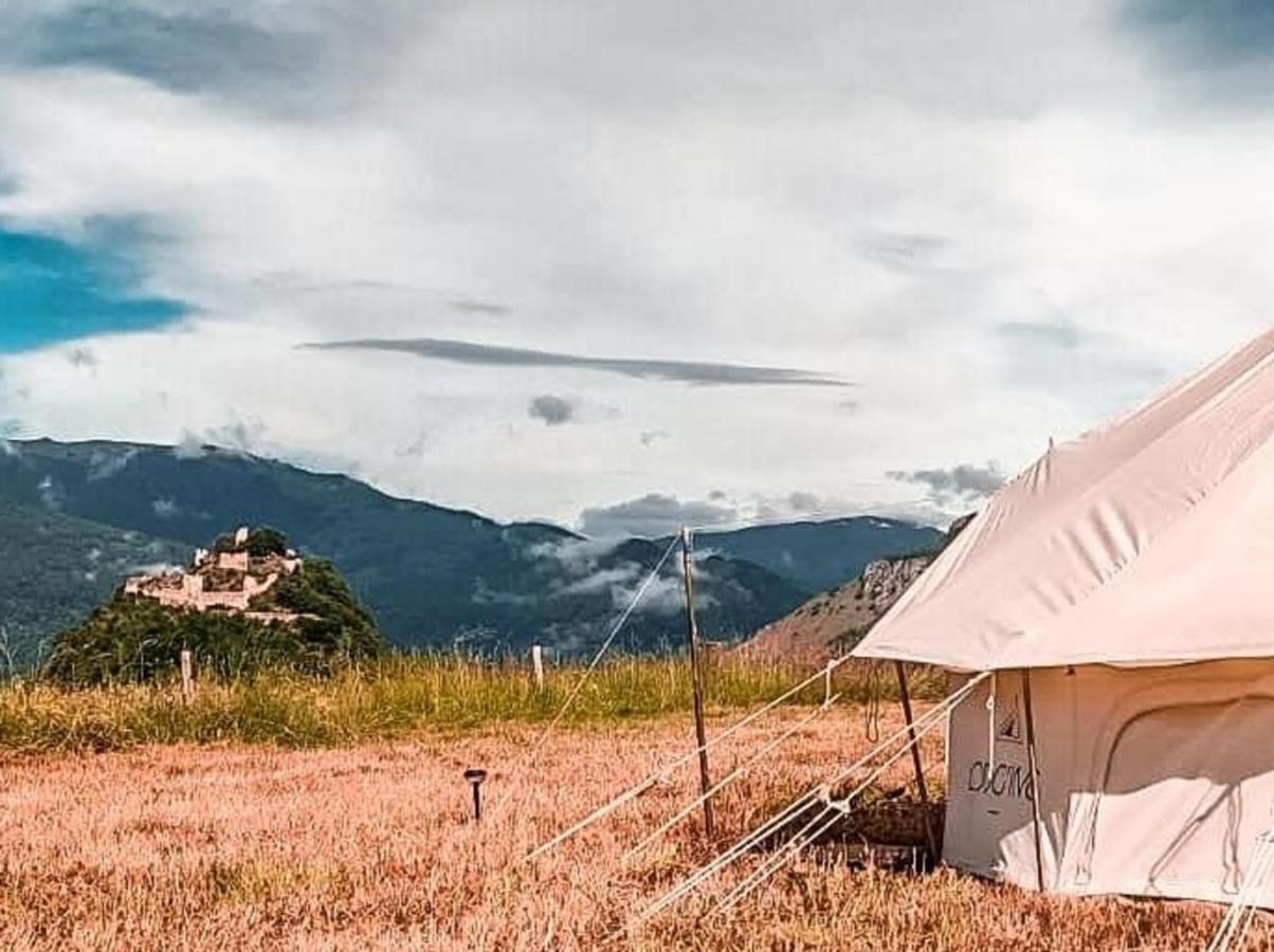 Lodg'Ing Secret Camp Ariege Hotel Lordat Ngoại thất bức ảnh