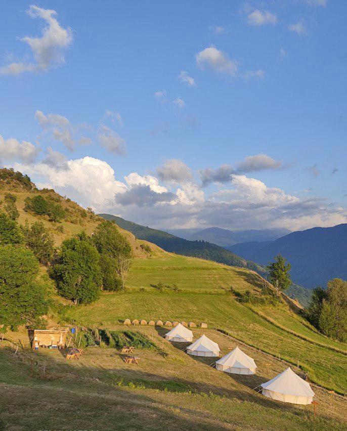 Lodg'Ing Secret Camp Ariege Hotel Lordat Ngoại thất bức ảnh